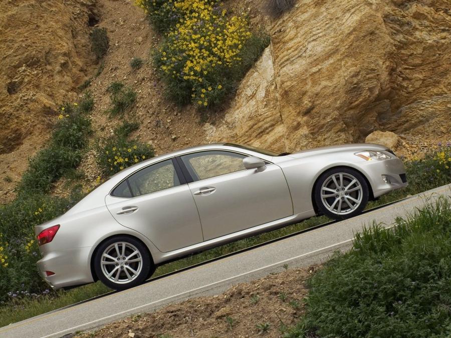  Lexus IS350 2005 года  (фото 81 из 82)